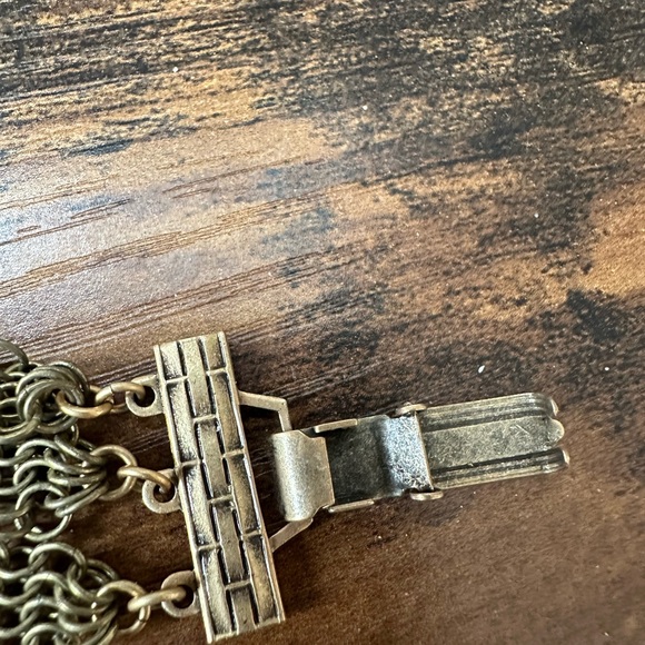 Gorgeous chain link gold jewel bracelet and earrings set - Picture 7 of 14